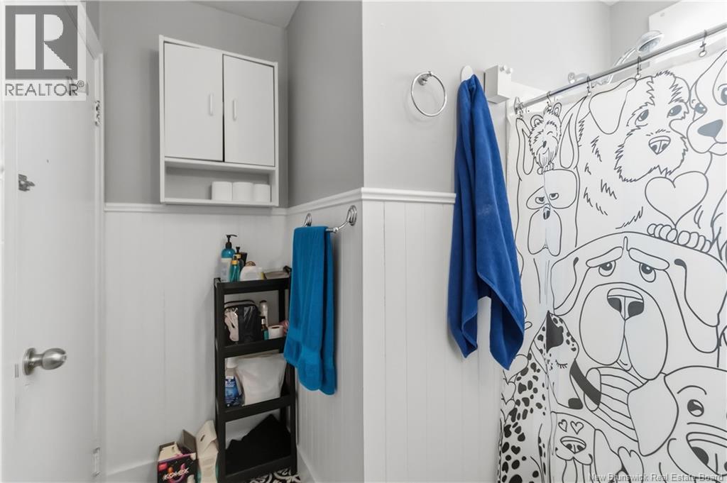 21 KENMORE DRIVE - 31