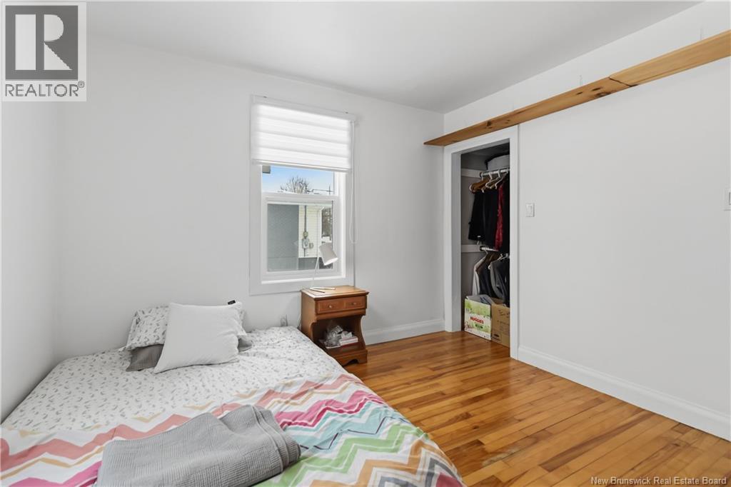 21 KENMORE DRIVE - 34