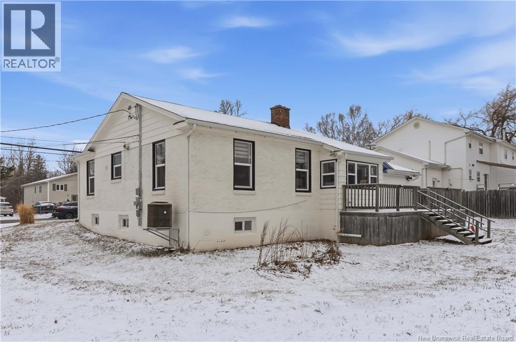 21 KENMORE DRIVE - 5