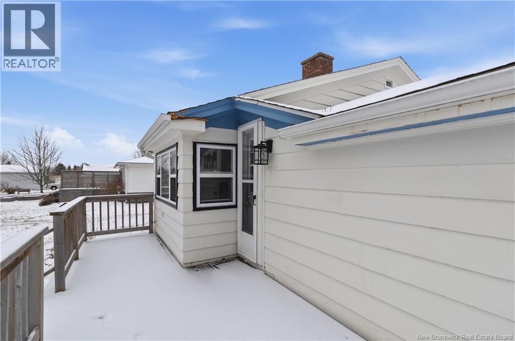21 KENMORE DRIVE - 8