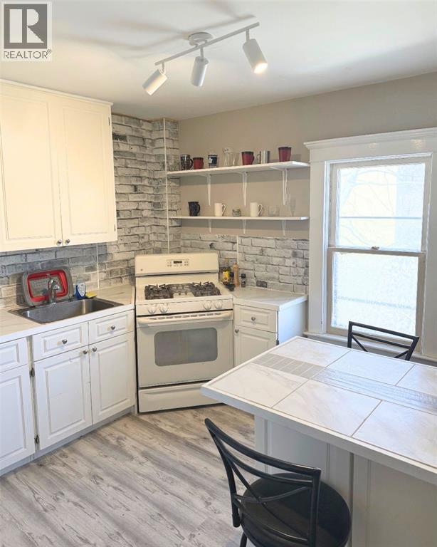 270 QUEEN STREET - 12