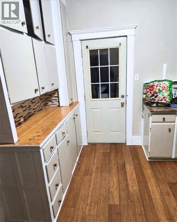 270 QUEEN STREET - 6