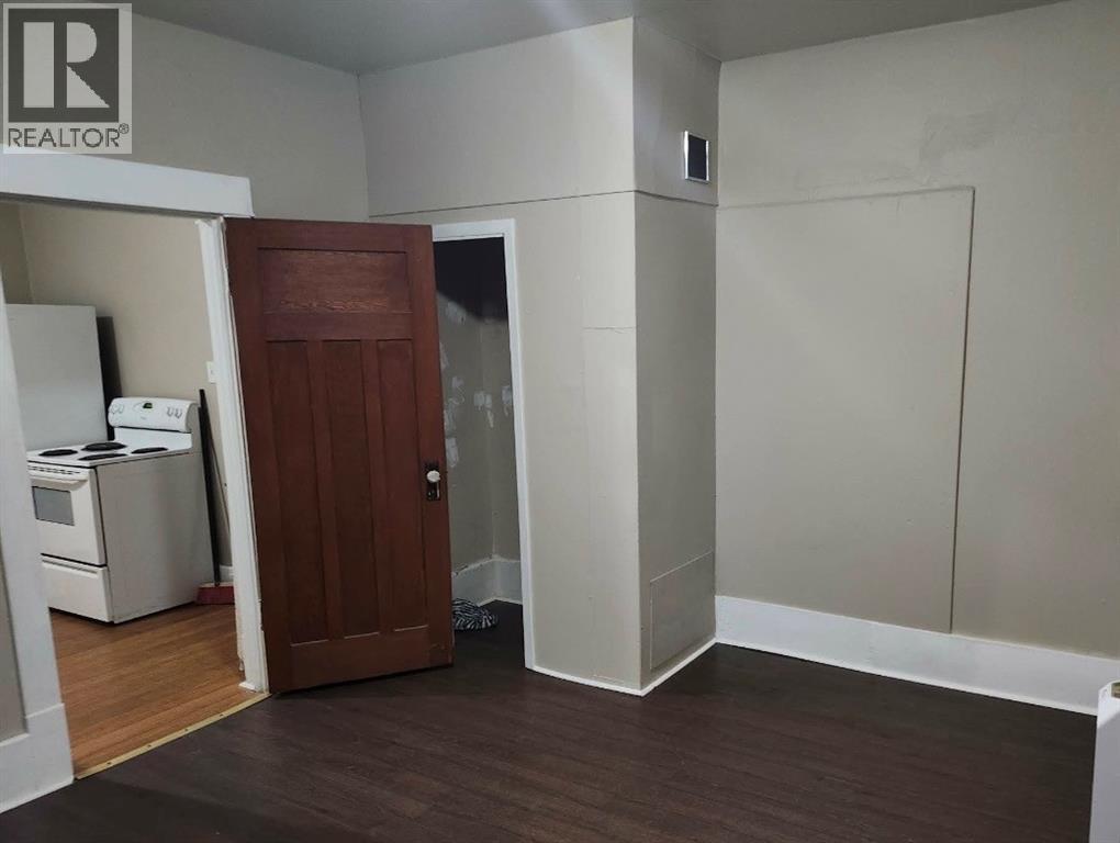 270 QUEEN STREET - 7