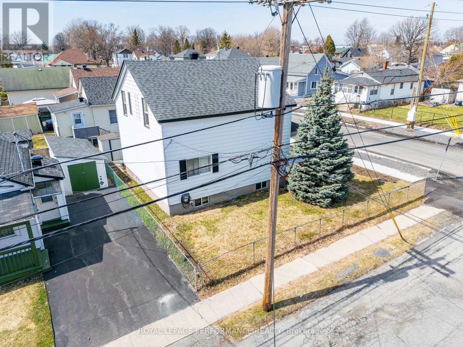 4 LAUBER AVENUE - 25