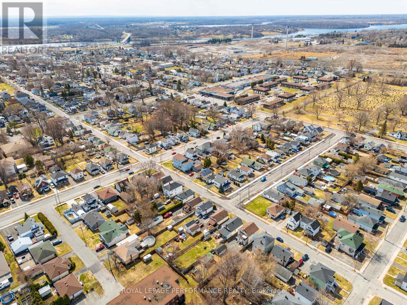 4 LAUBER AVENUE - 28