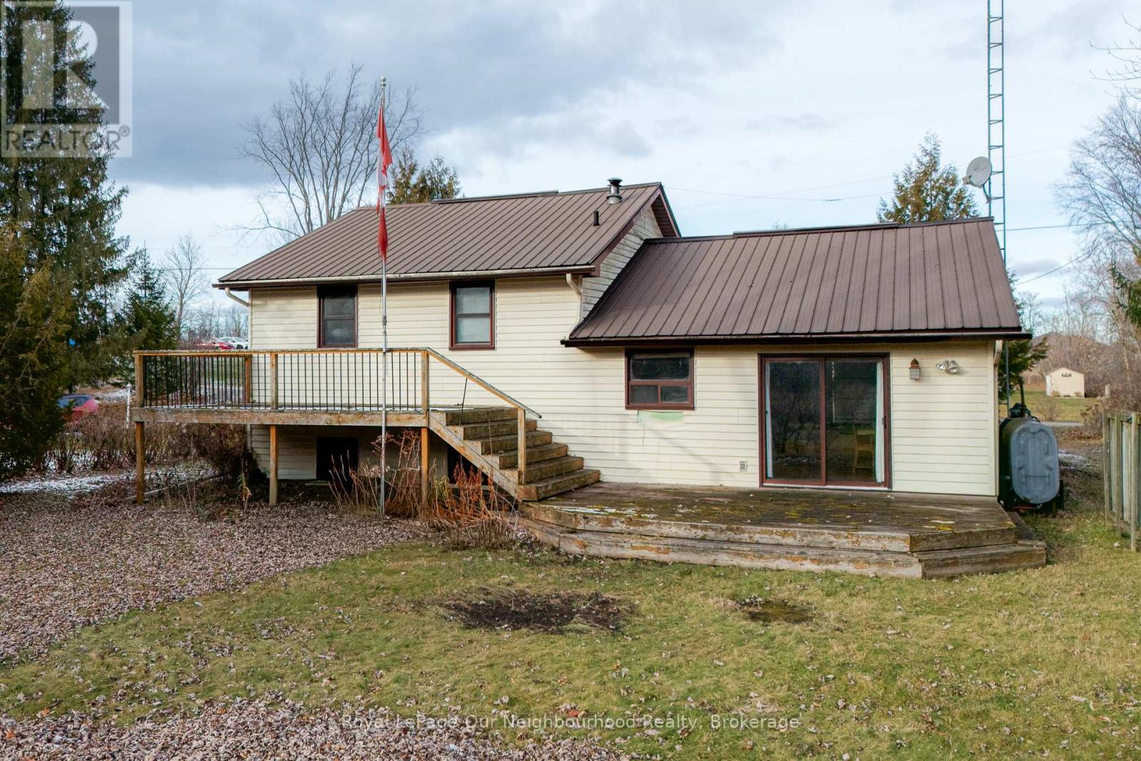 25 RIVER ROAD W - 1