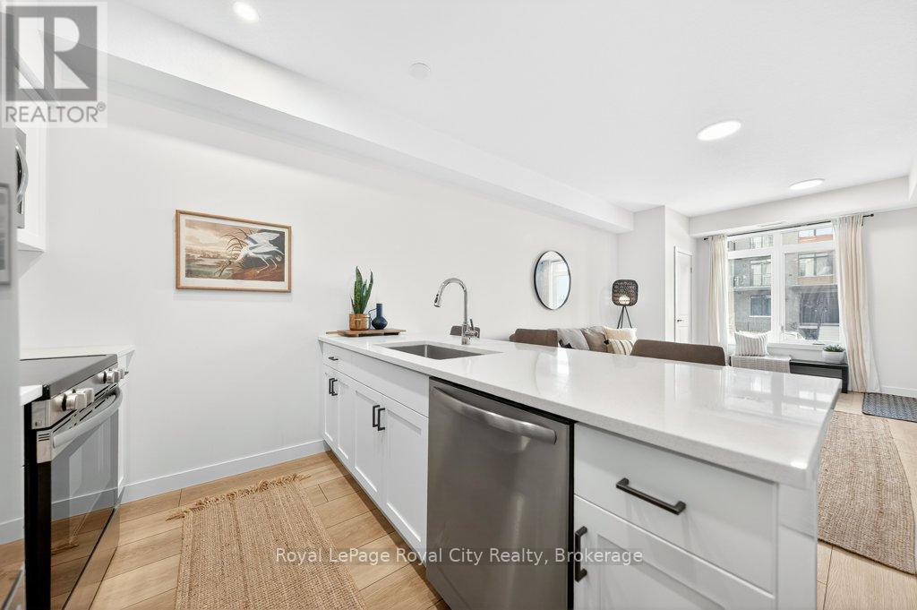 #162 824 WOOLWICH STREET - 11