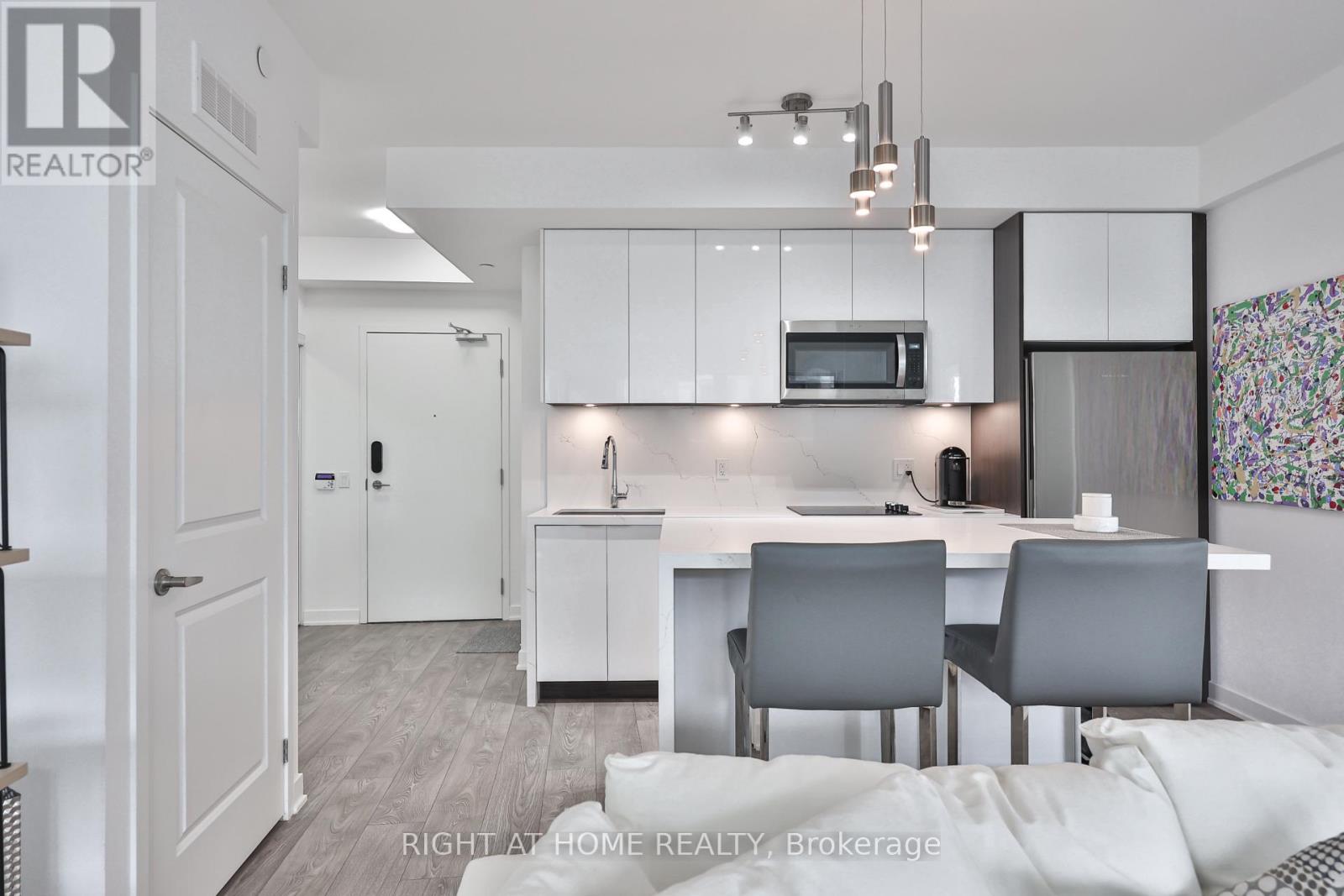 #832 543 RICHMOND STREET W - 11