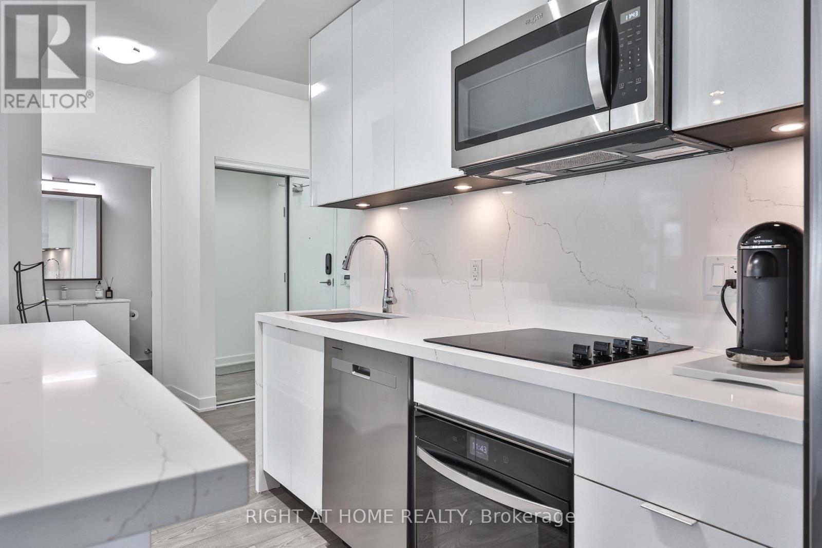 #832 543 RICHMOND STREET W - 17