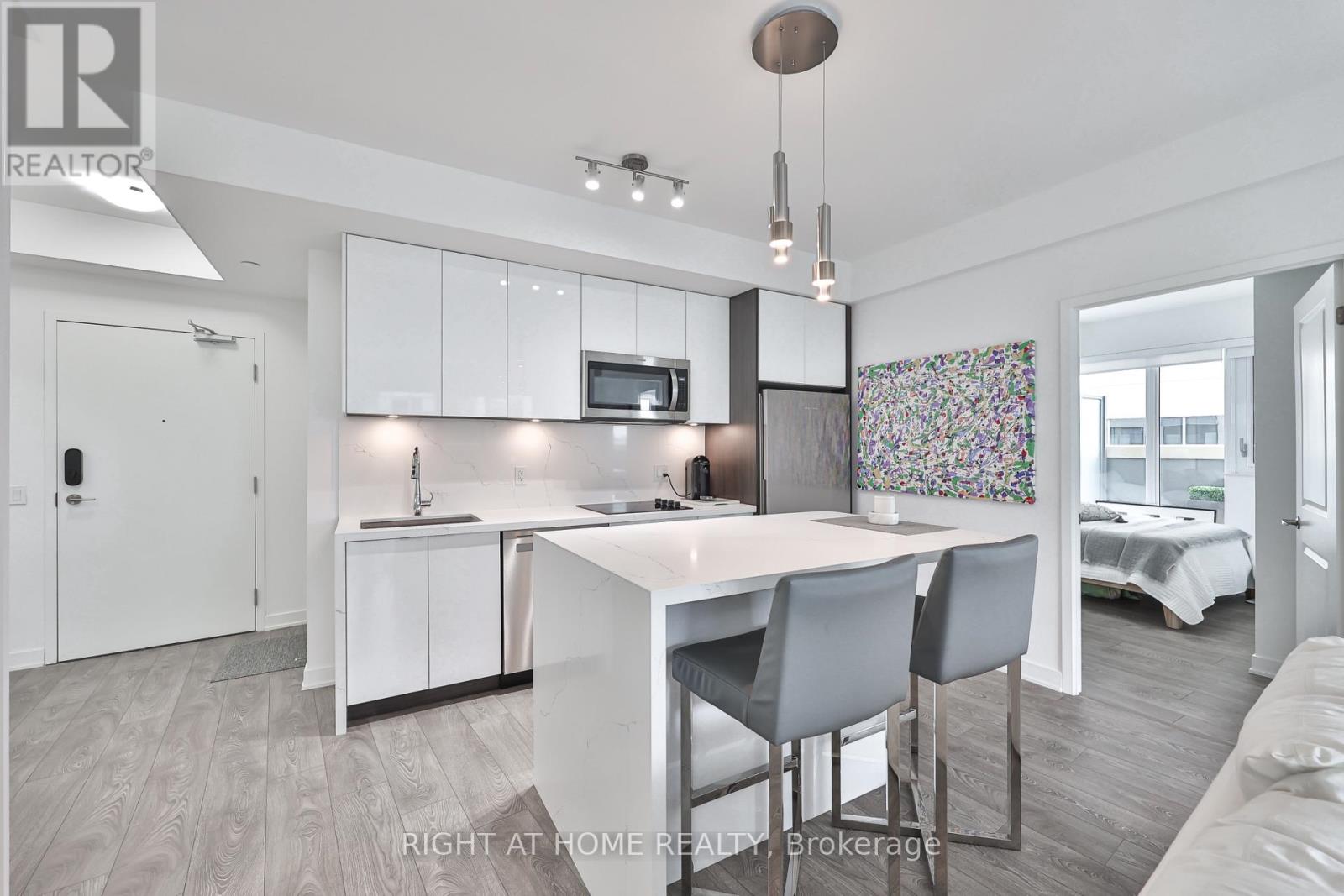 #832 543 RICHMOND STREET W - 12