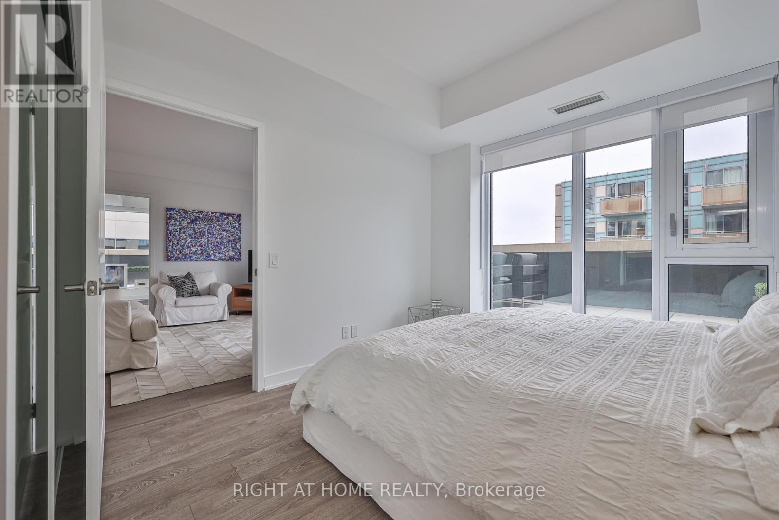 #832 543 RICHMOND STREET W - 33