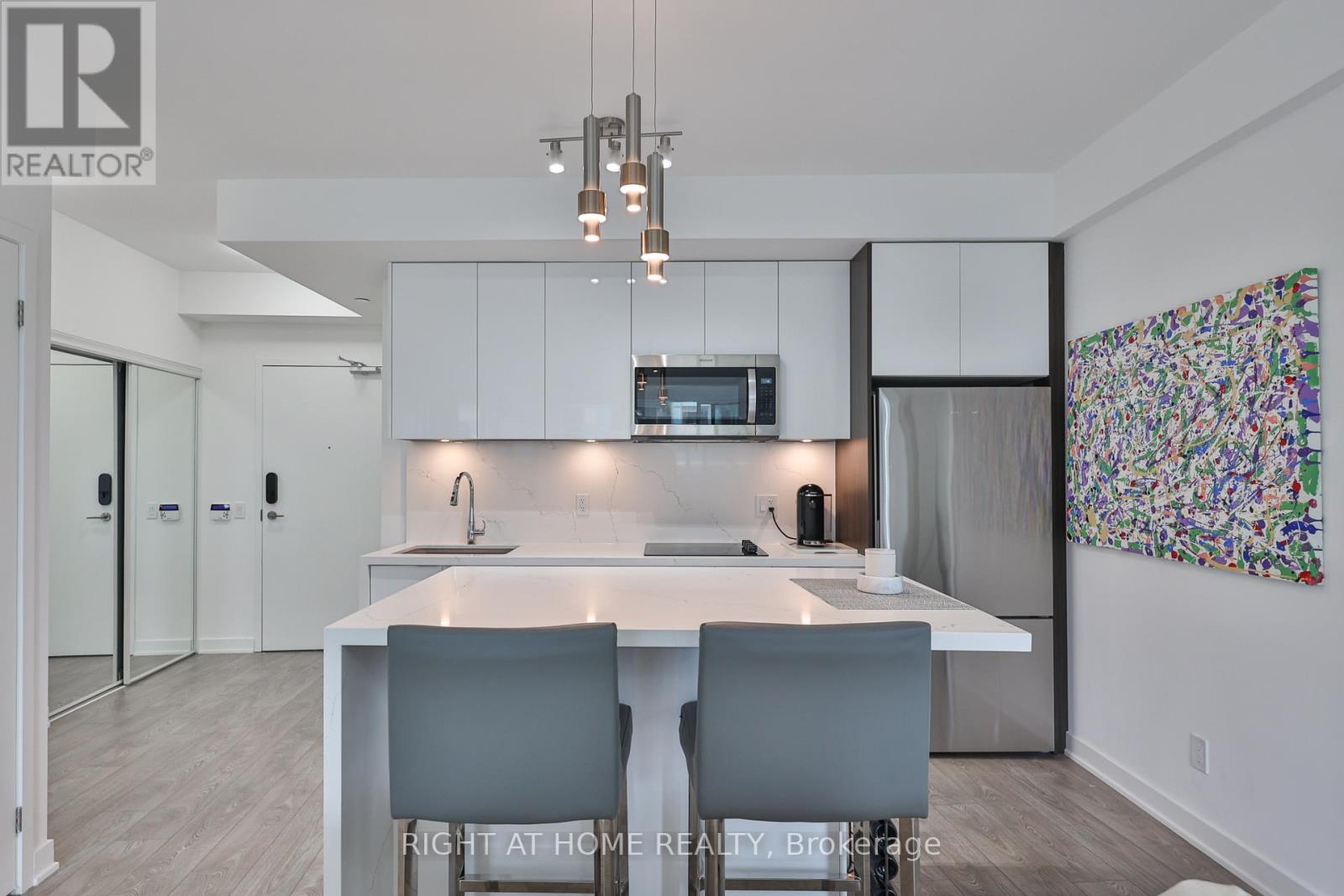 #832 543 RICHMOND STREET W - 5