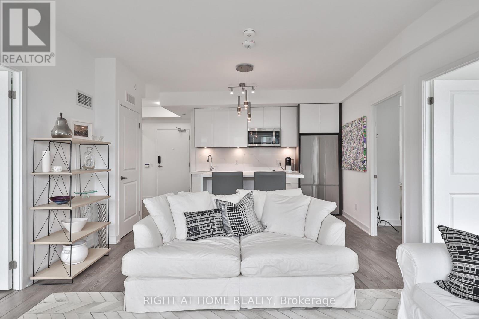 #832 543 RICHMOND STREET W - 9