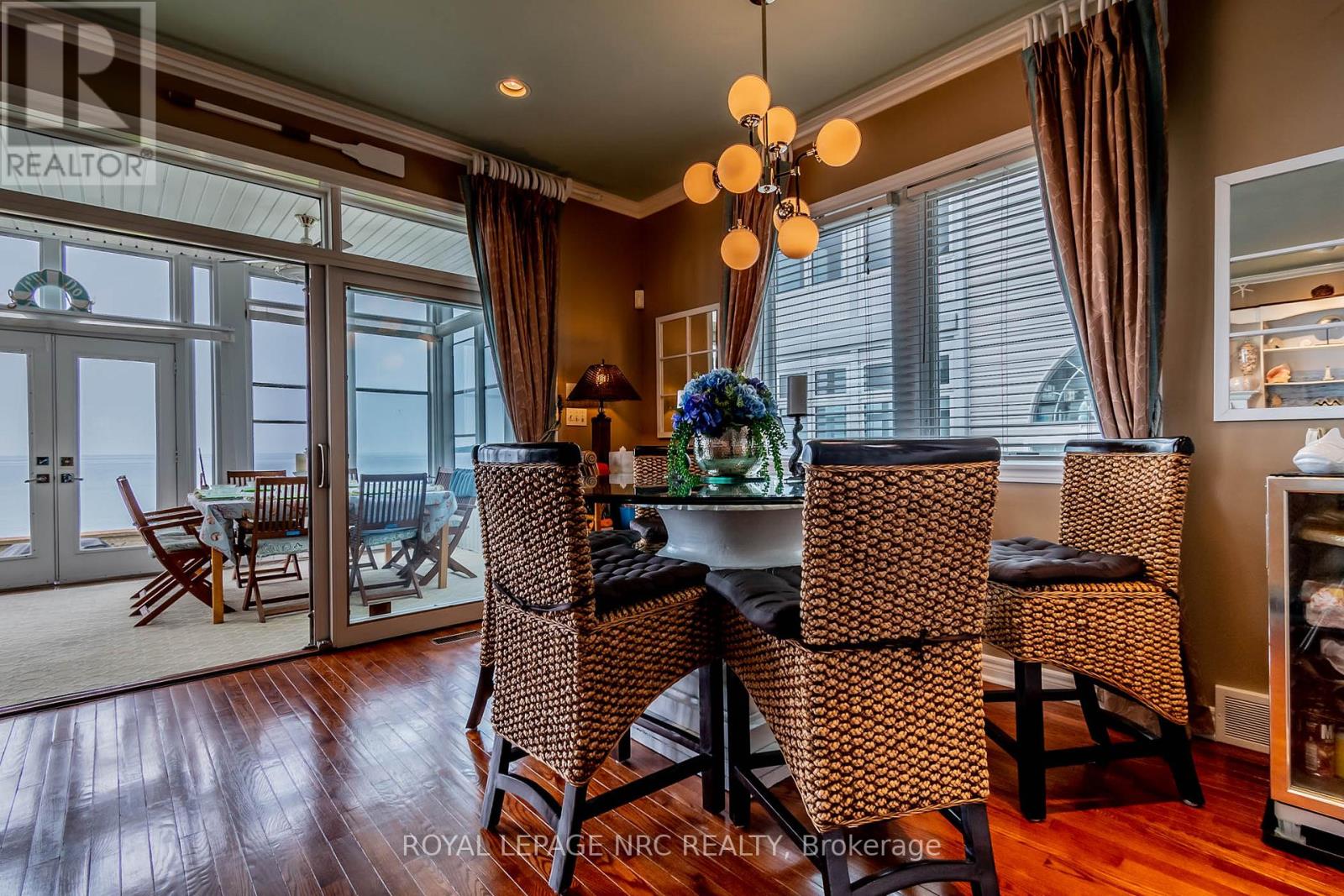 23 PROMENADE WAY - 12