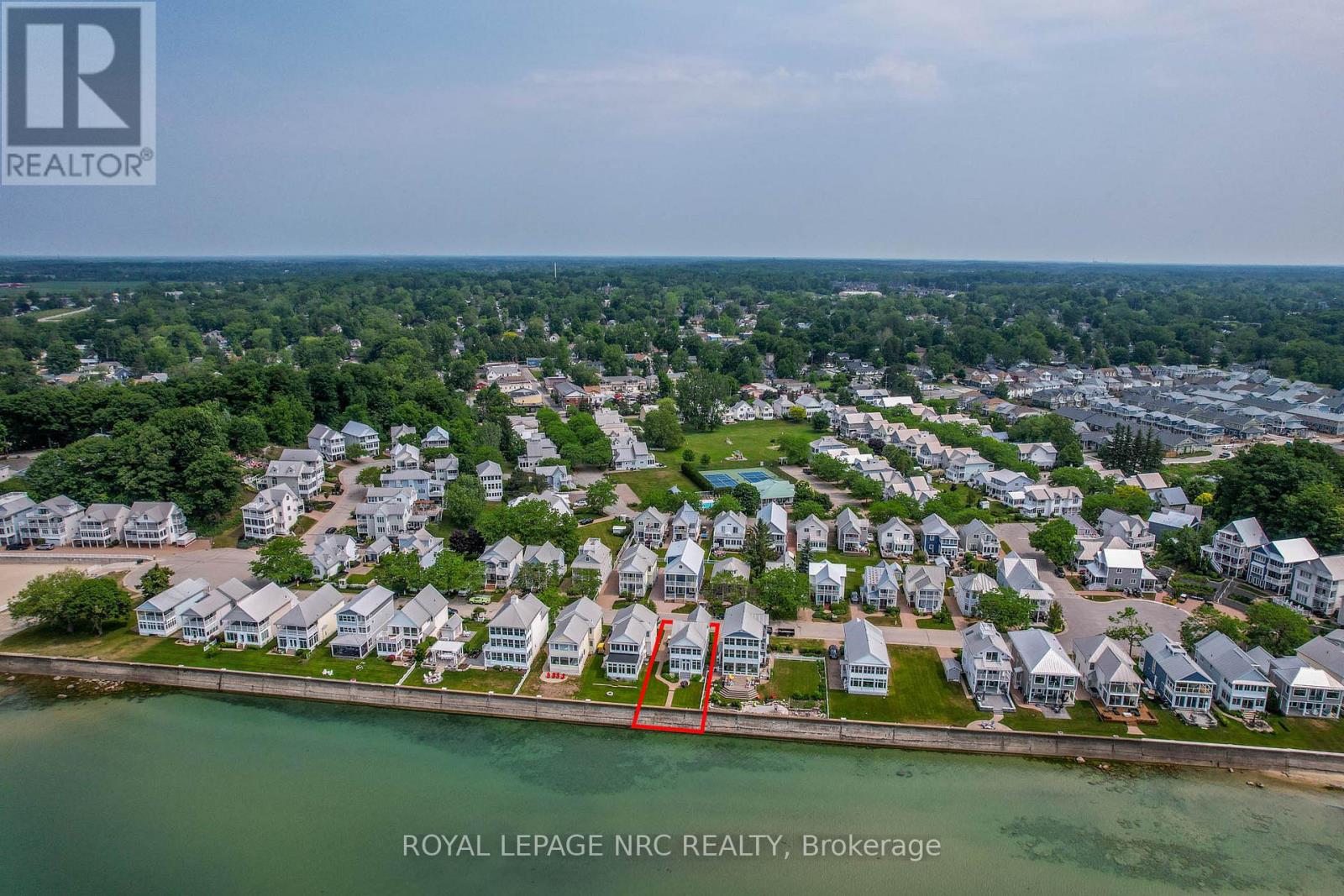 23 PROMENADE WAY - 24