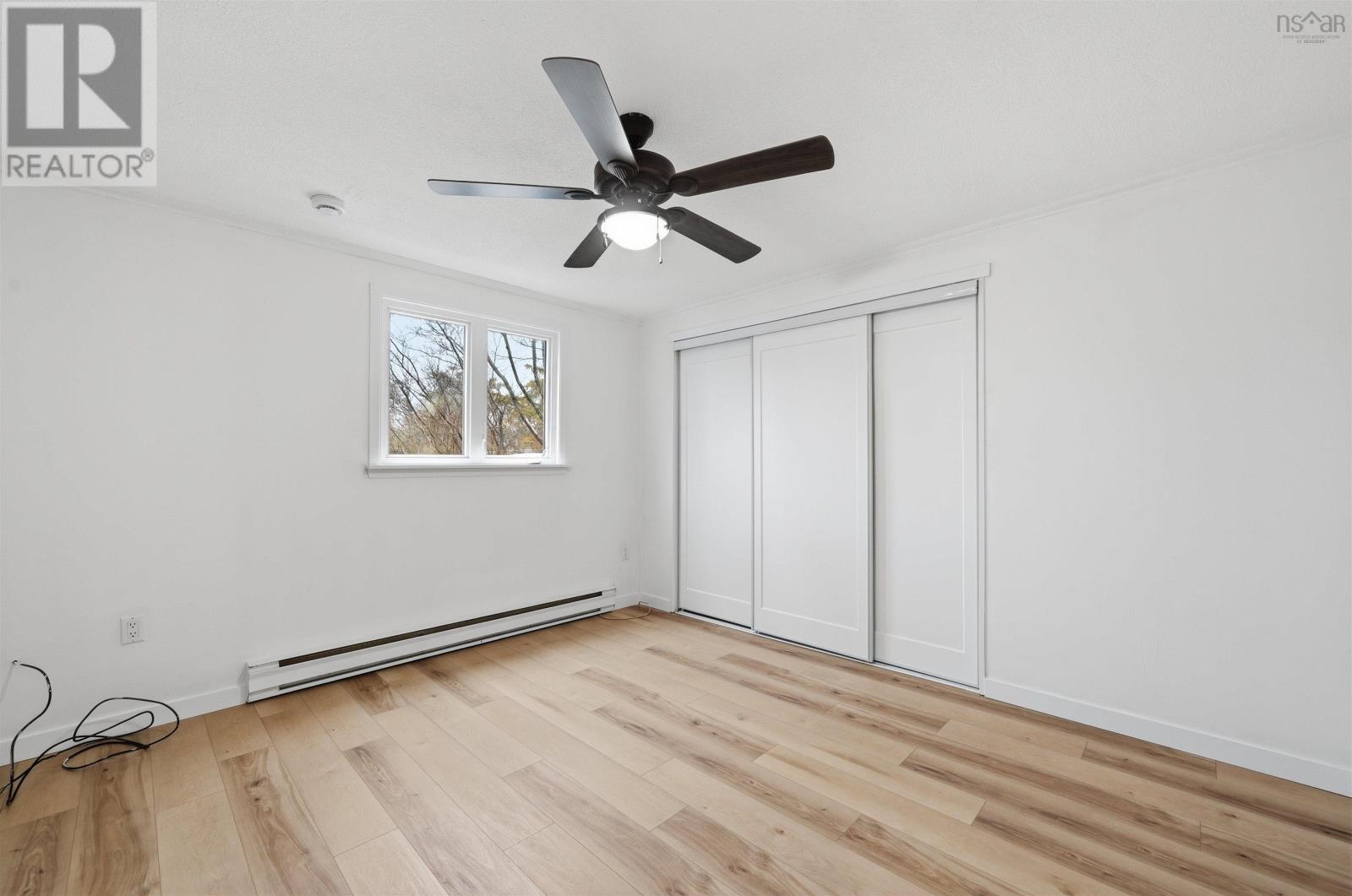 18 JUNIPER CRESCENT - 27