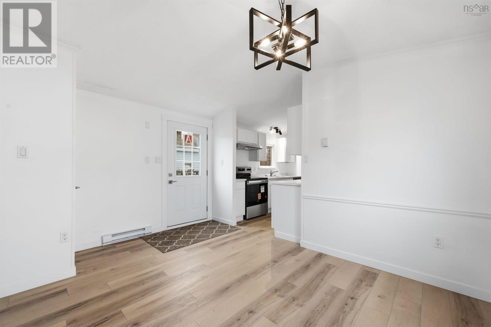 18 JUNIPER CRESCENT - 6