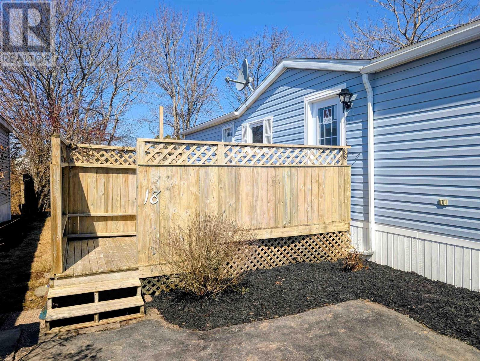 18 JUNIPER CRESCENT - 31