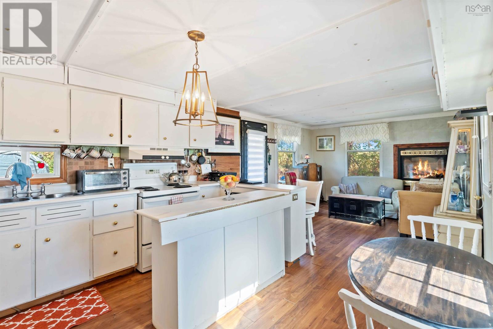 Property 16 of 50 of 3199 Brooklyn Street