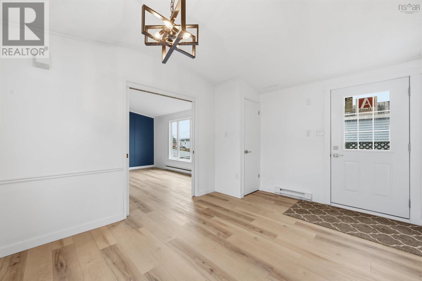 18 JUNIPER CRESCENT - 5