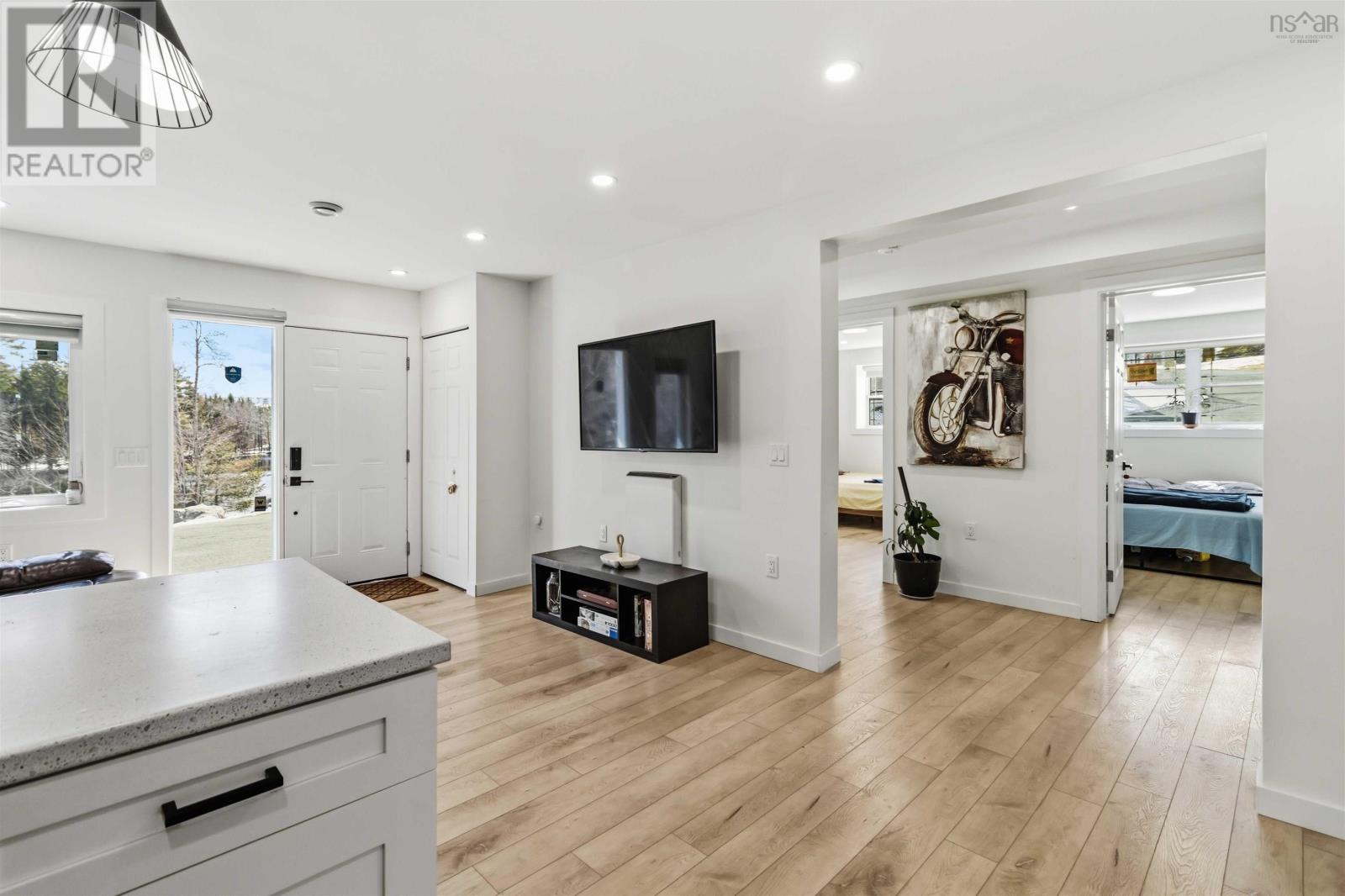 6 RIVERWOOD DRIVE - 31