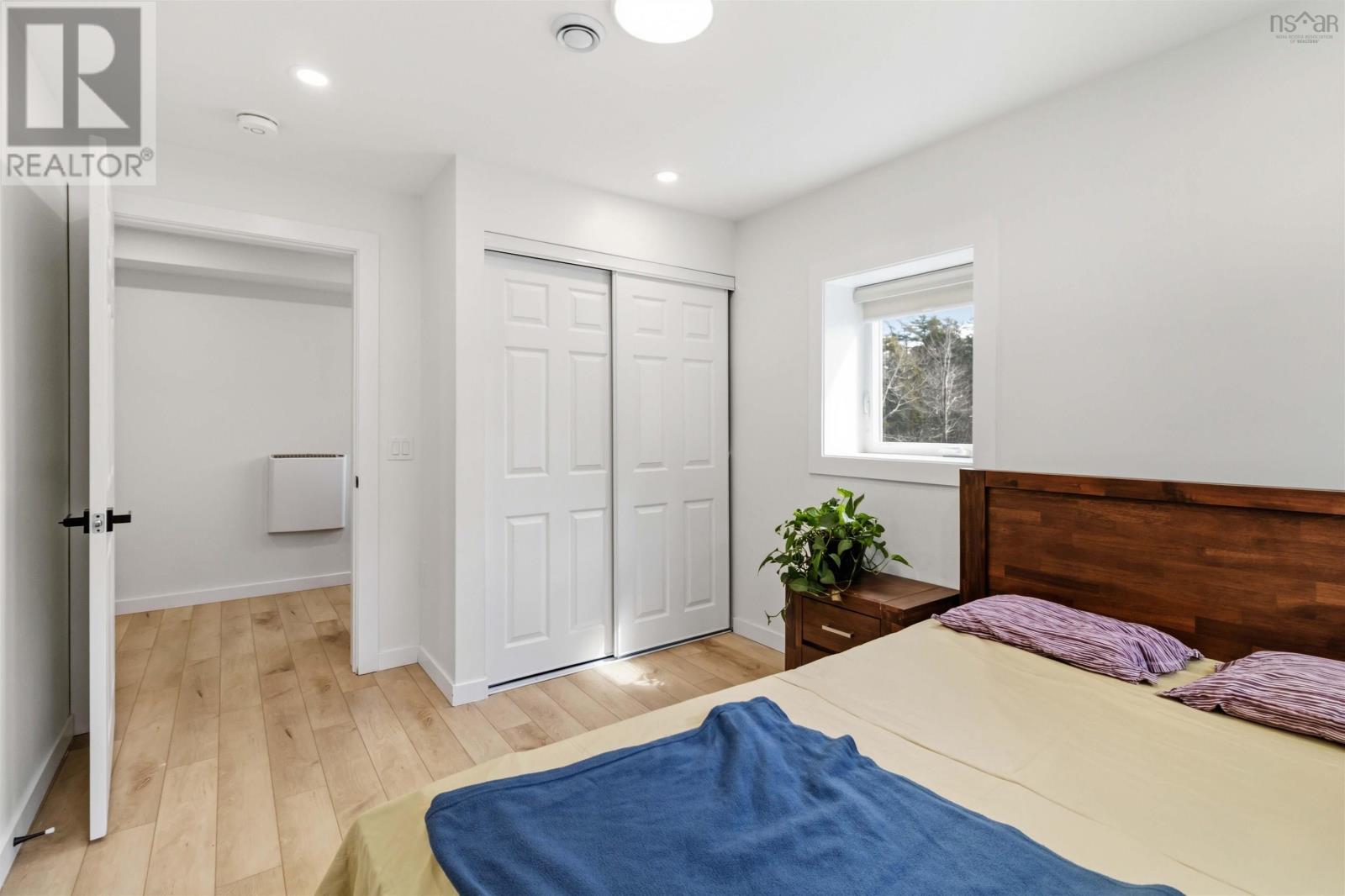 6 RIVERWOOD DRIVE - 42