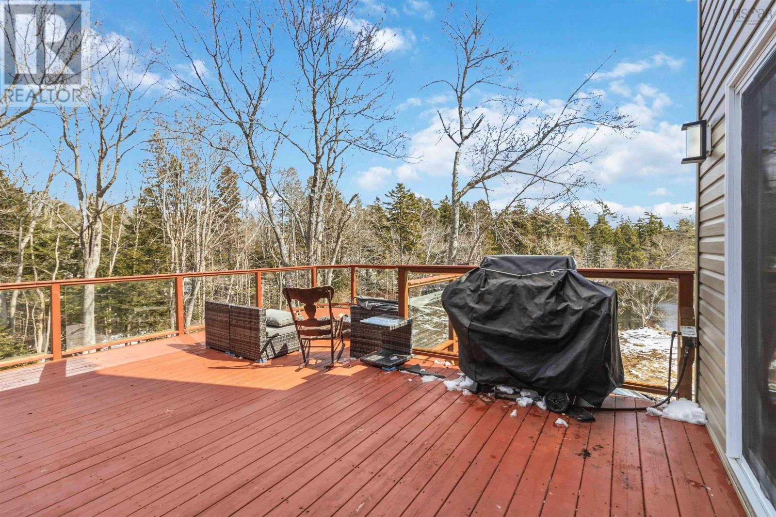 6 RIVERWOOD DRIVE - 46