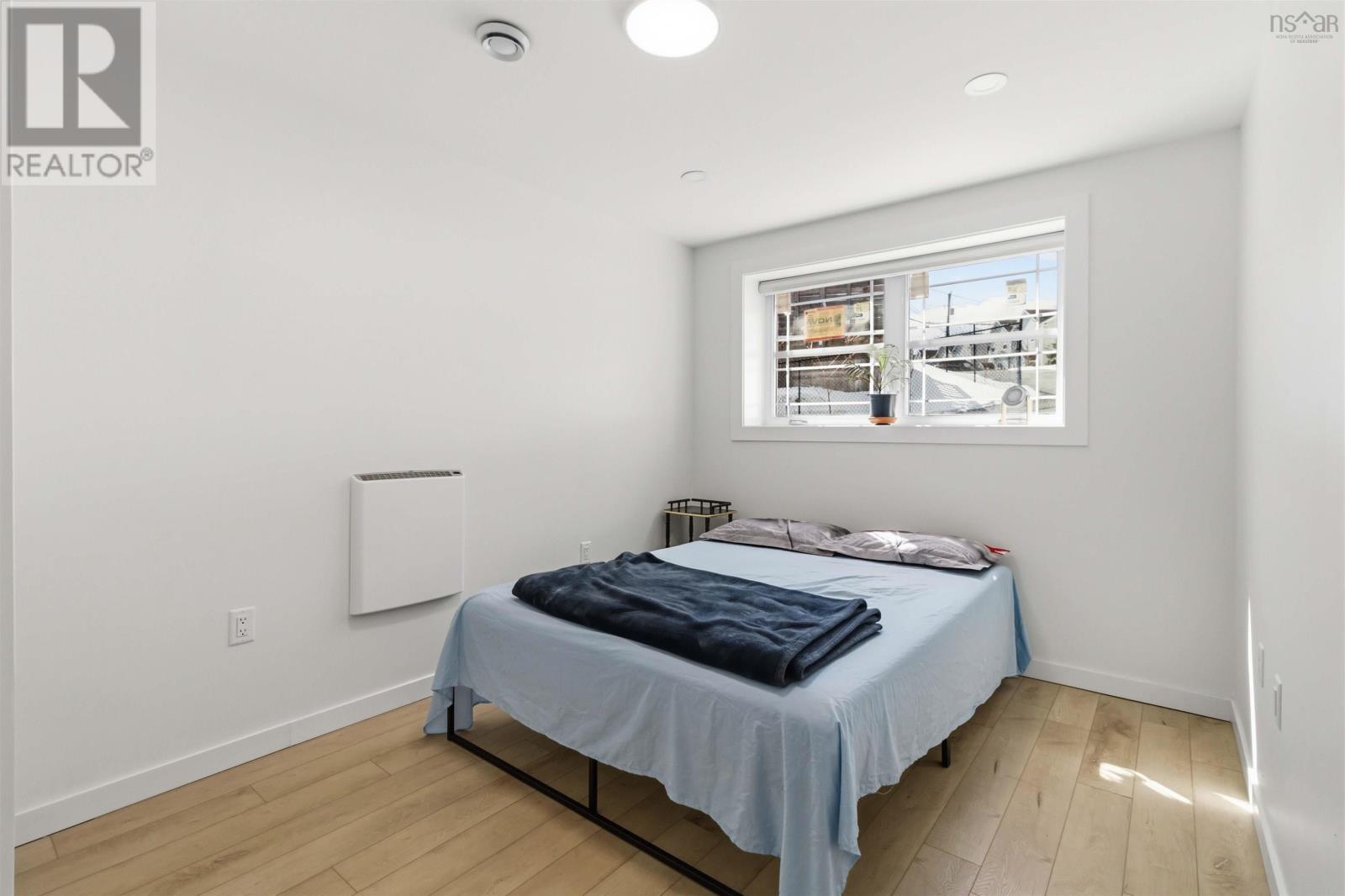 6 RIVERWOOD DRIVE - 43