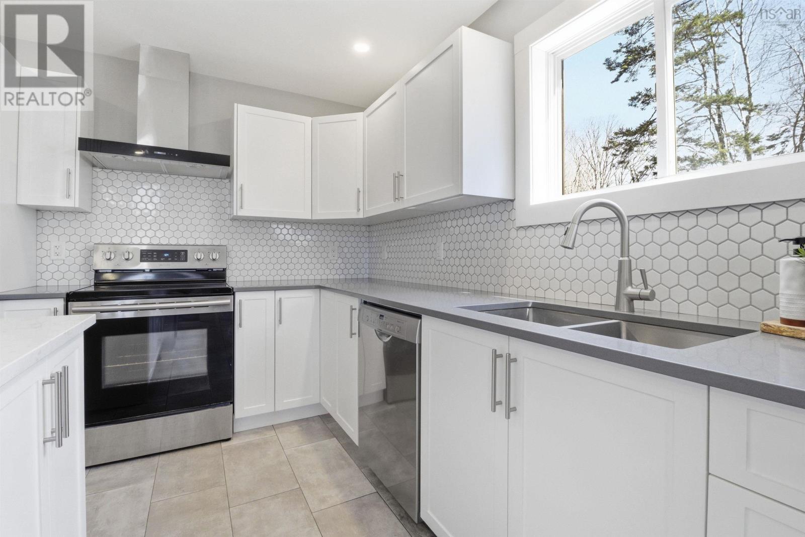 Property 18 of 44 of 55 Tori Lane