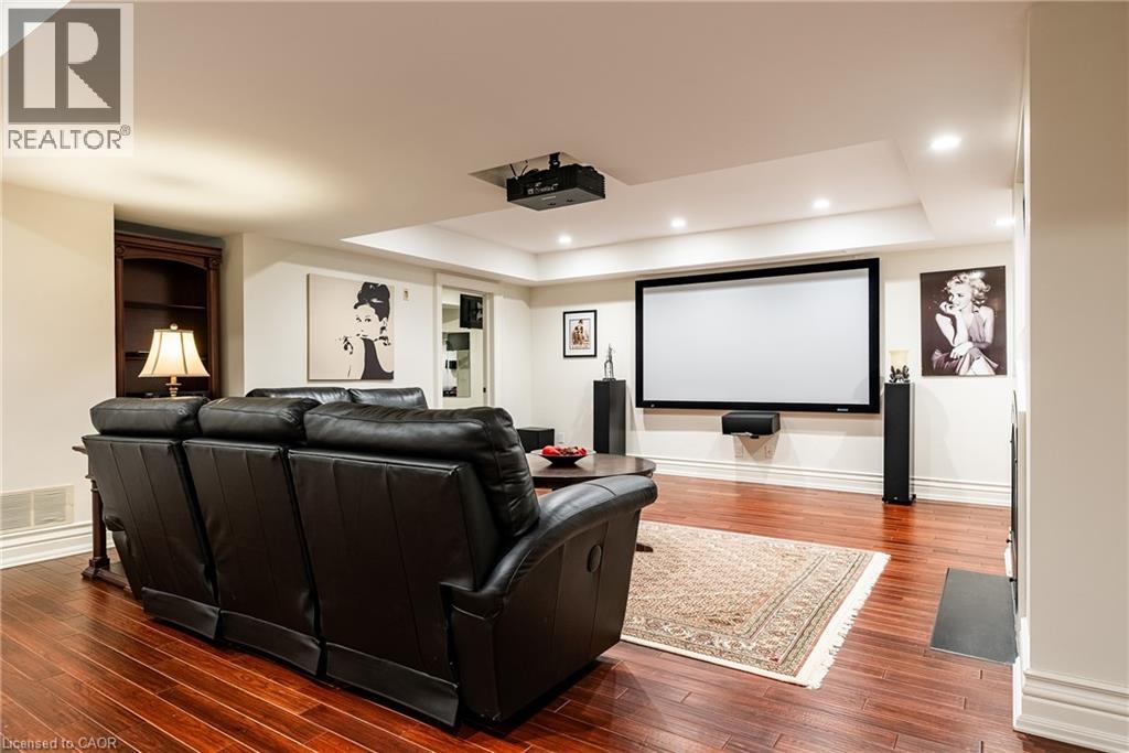 2096 LAKESHORE Road E - 36