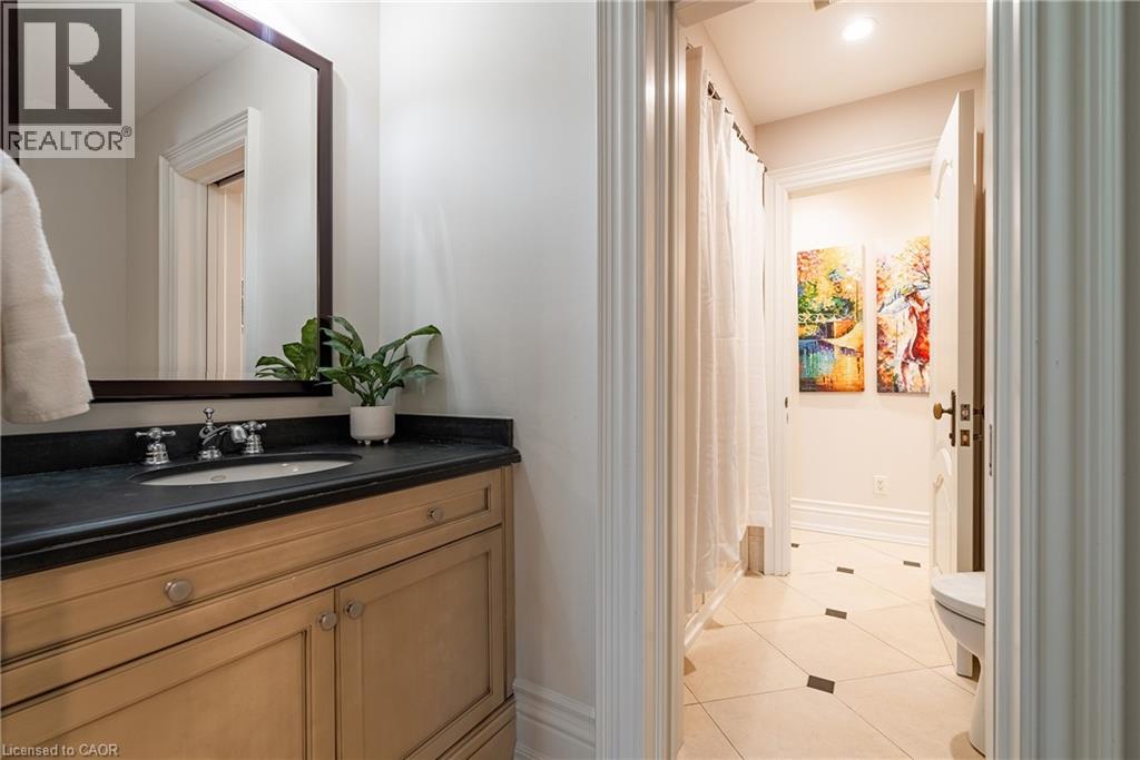 2096 LAKESHORE Road E - 27