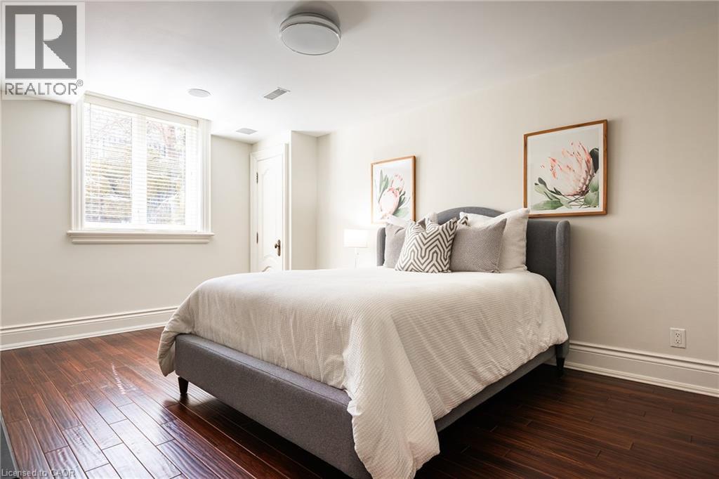 2096 LAKESHORE Road E - 38