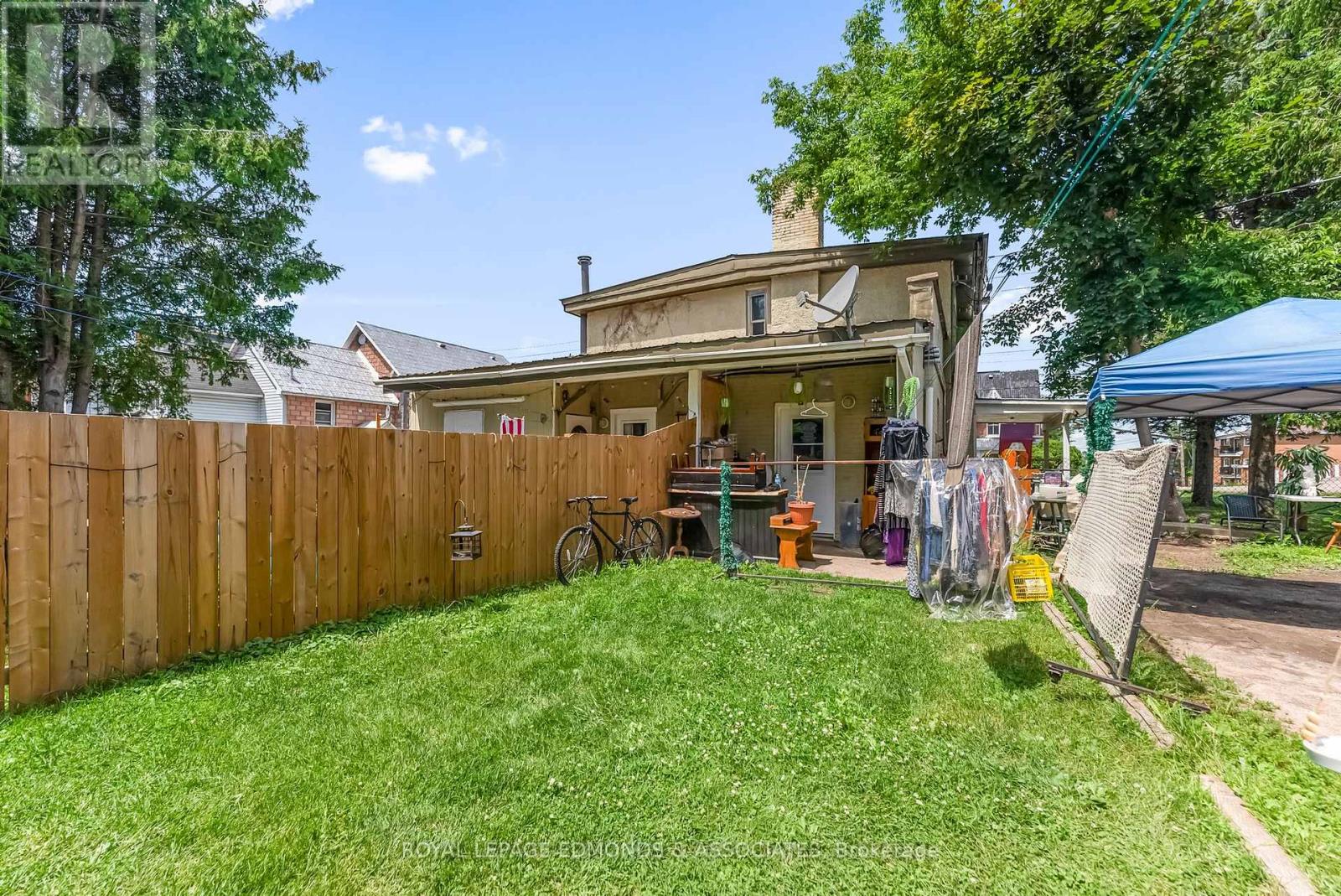 394 PEMBROKE STREET E — photo 26