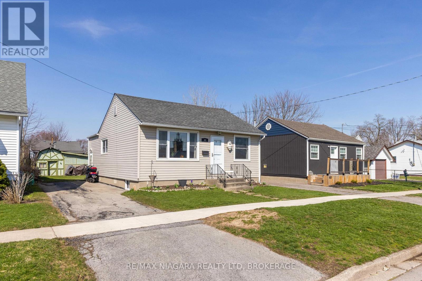 42 DOUGLAS STREET - 17