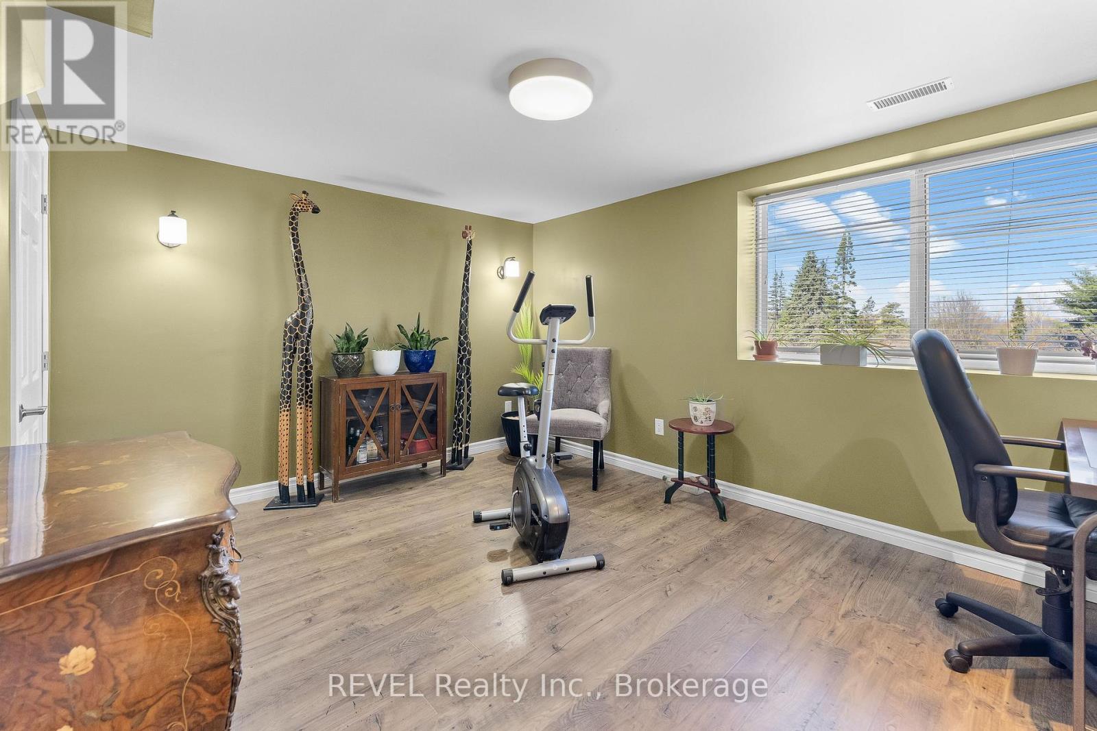955 RIDGE ROAD N - 24