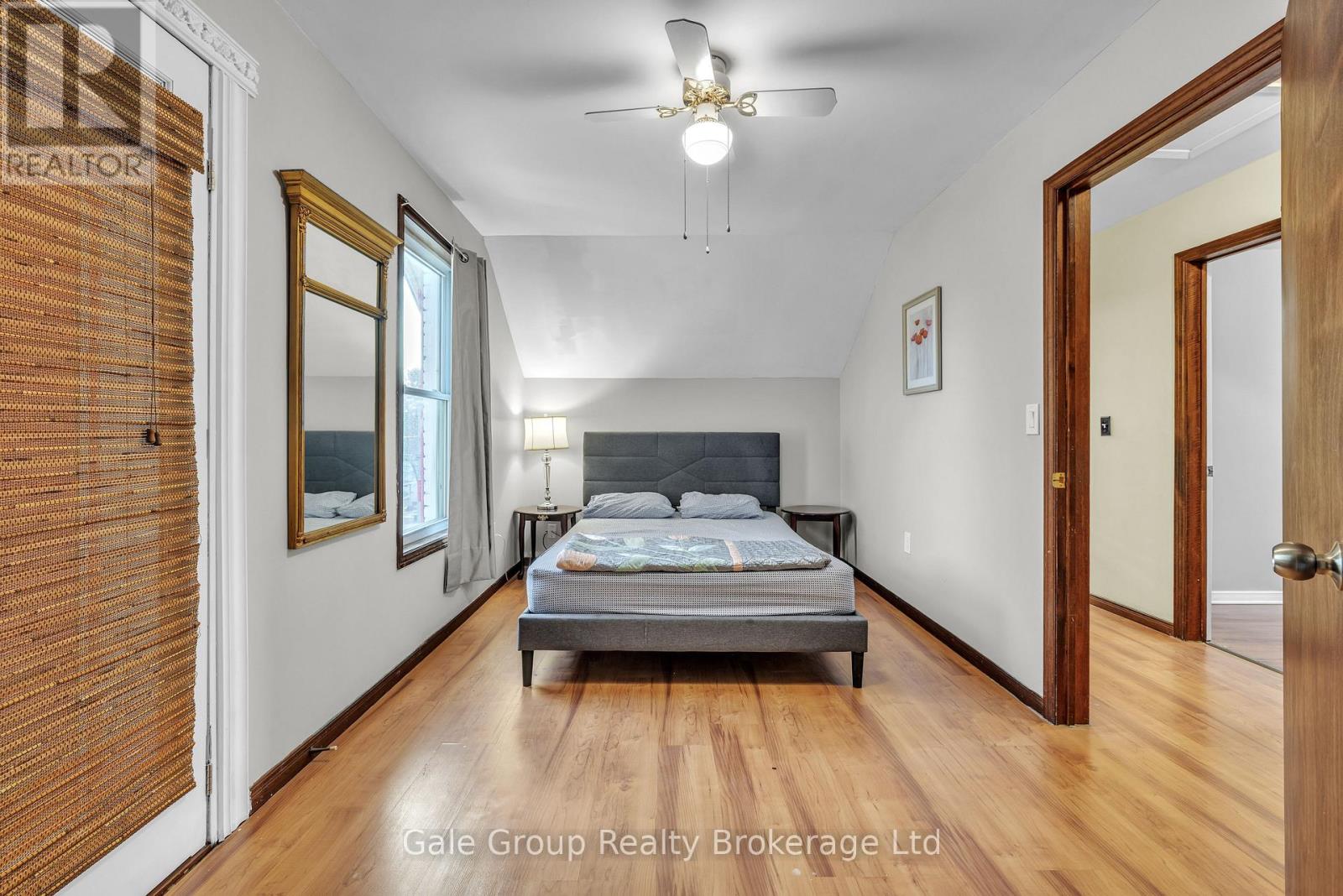 313 SIMCOE STREET - 11