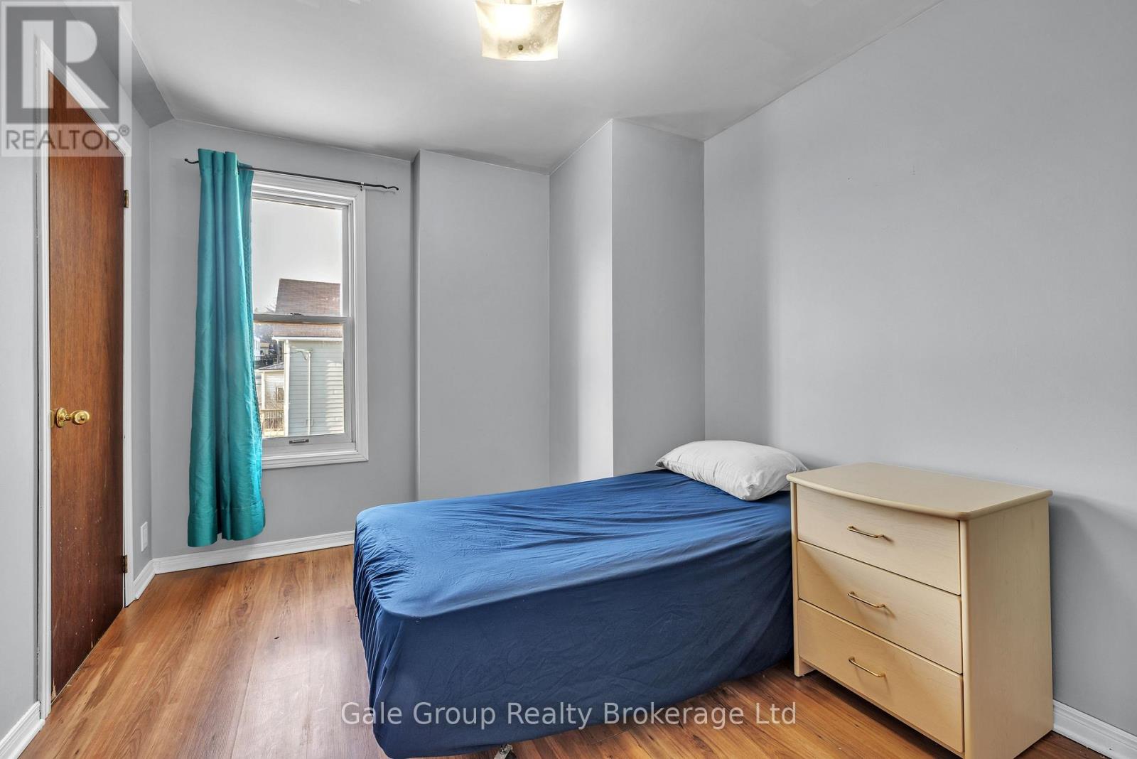 313 SIMCOE STREET - 13