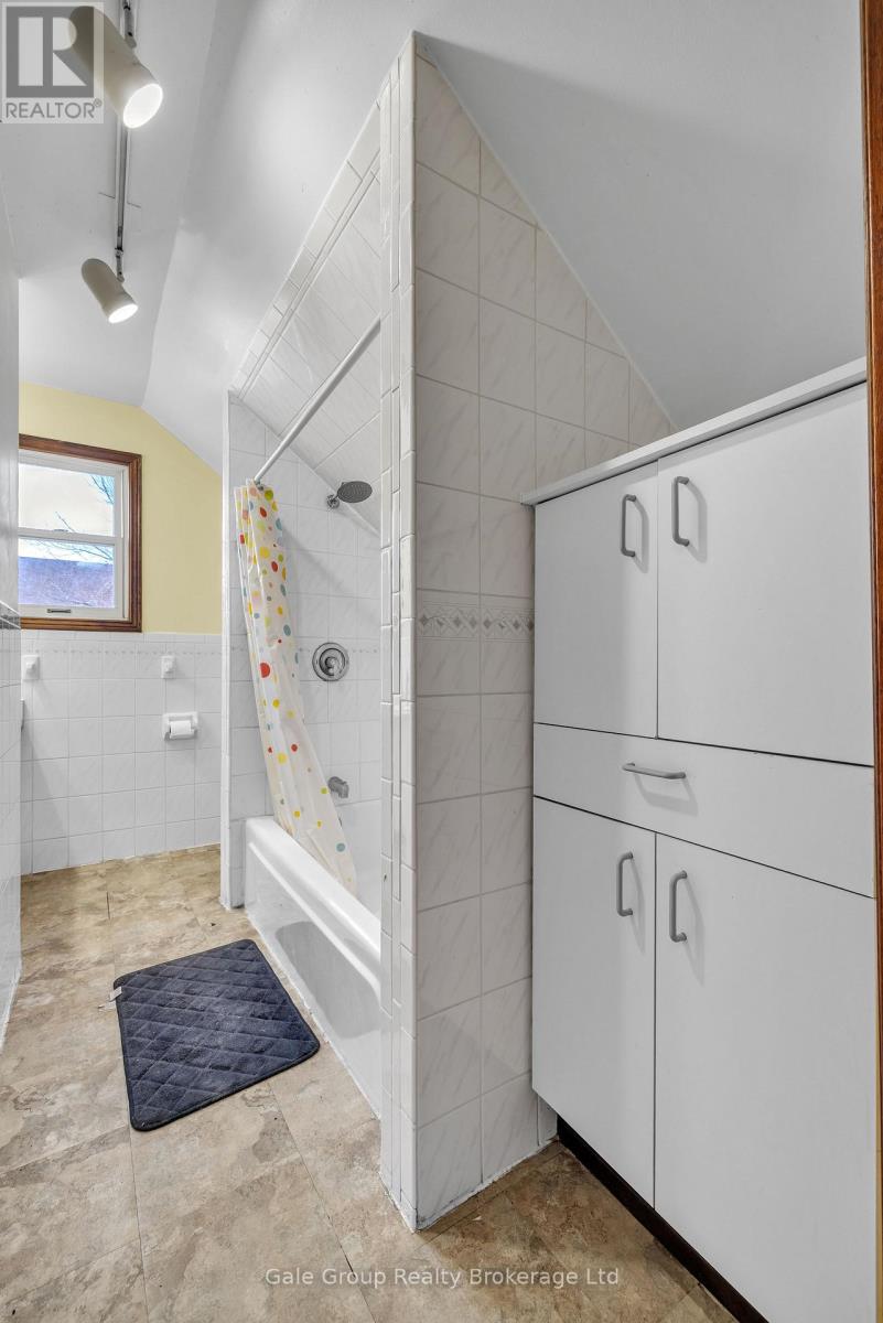 313 SIMCOE STREET - 15
