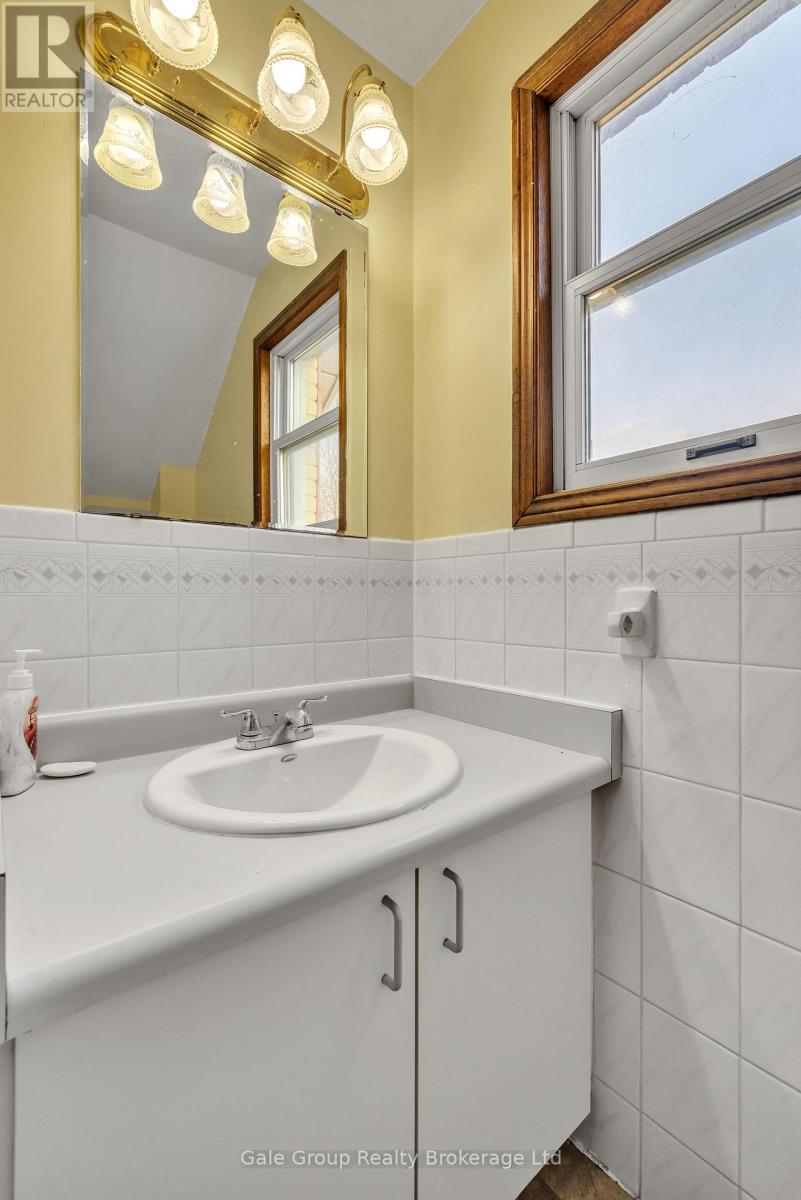 313 SIMCOE STREET - 16