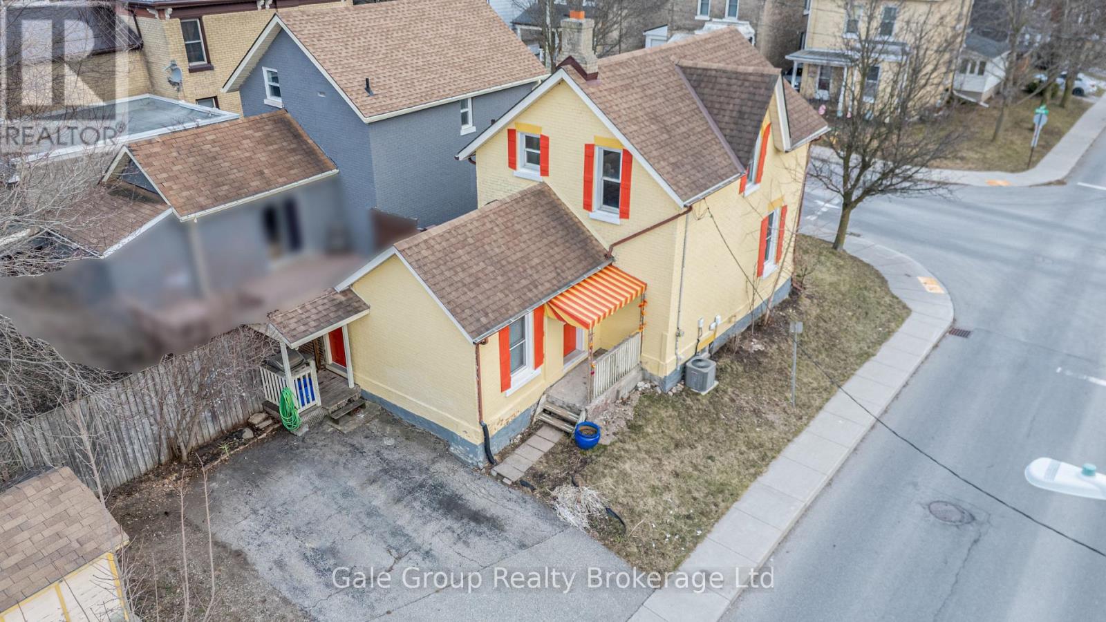 313 SIMCOE STREET - 17
