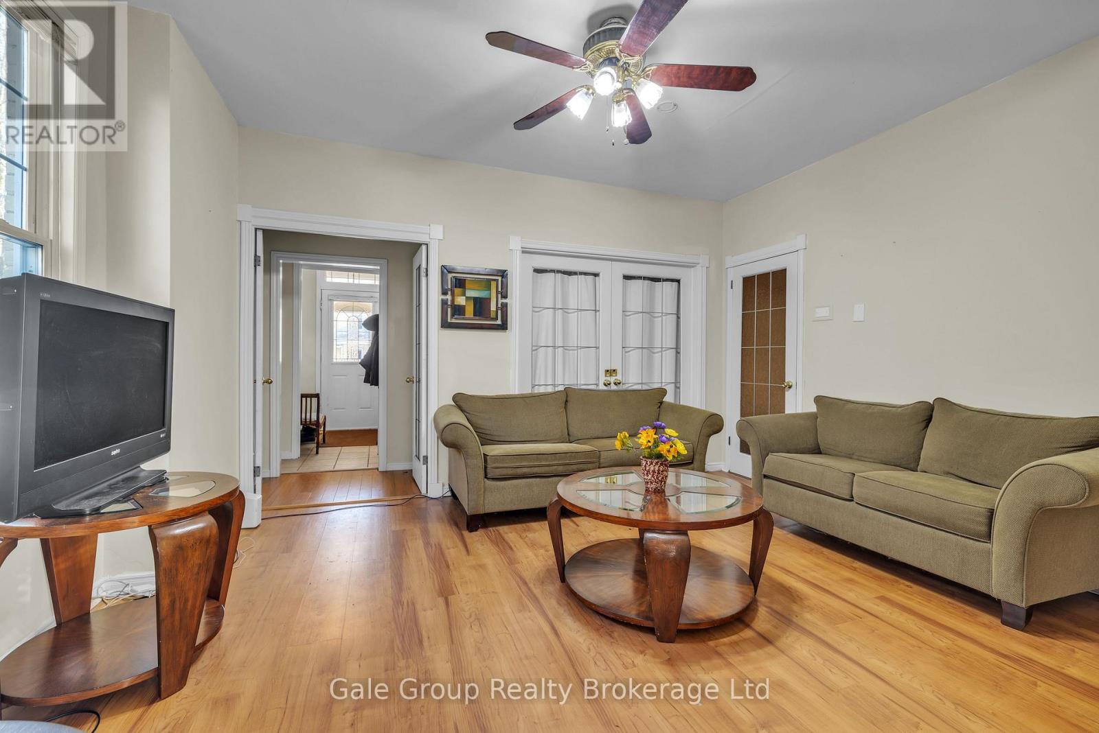 313 SIMCOE STREET - 4