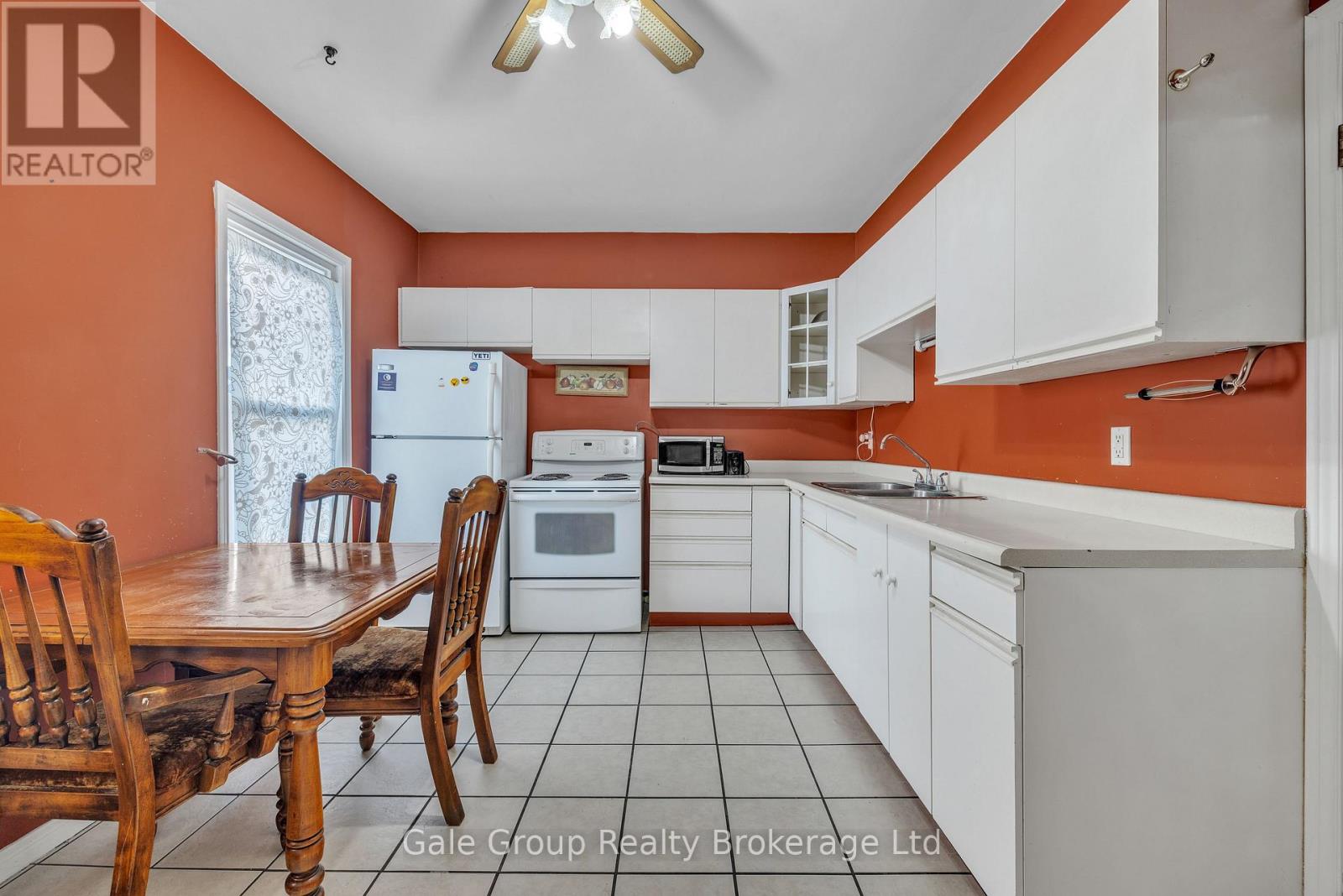 313 SIMCOE STREET - 5