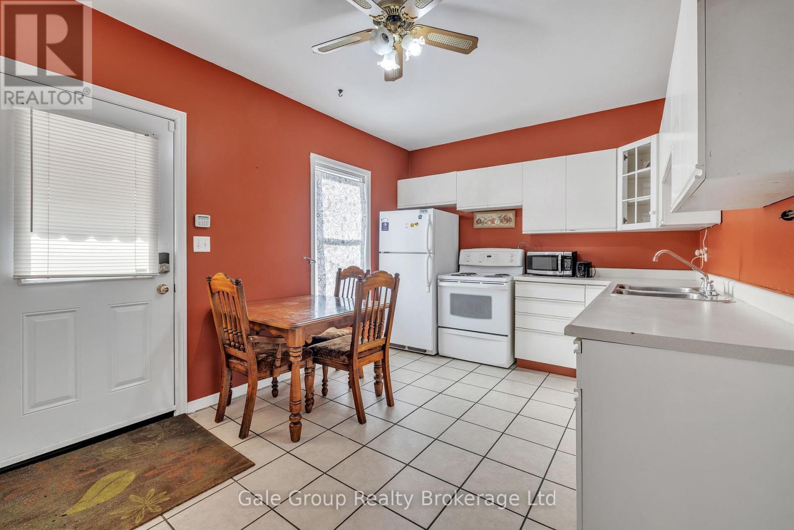 313 SIMCOE STREET - 6