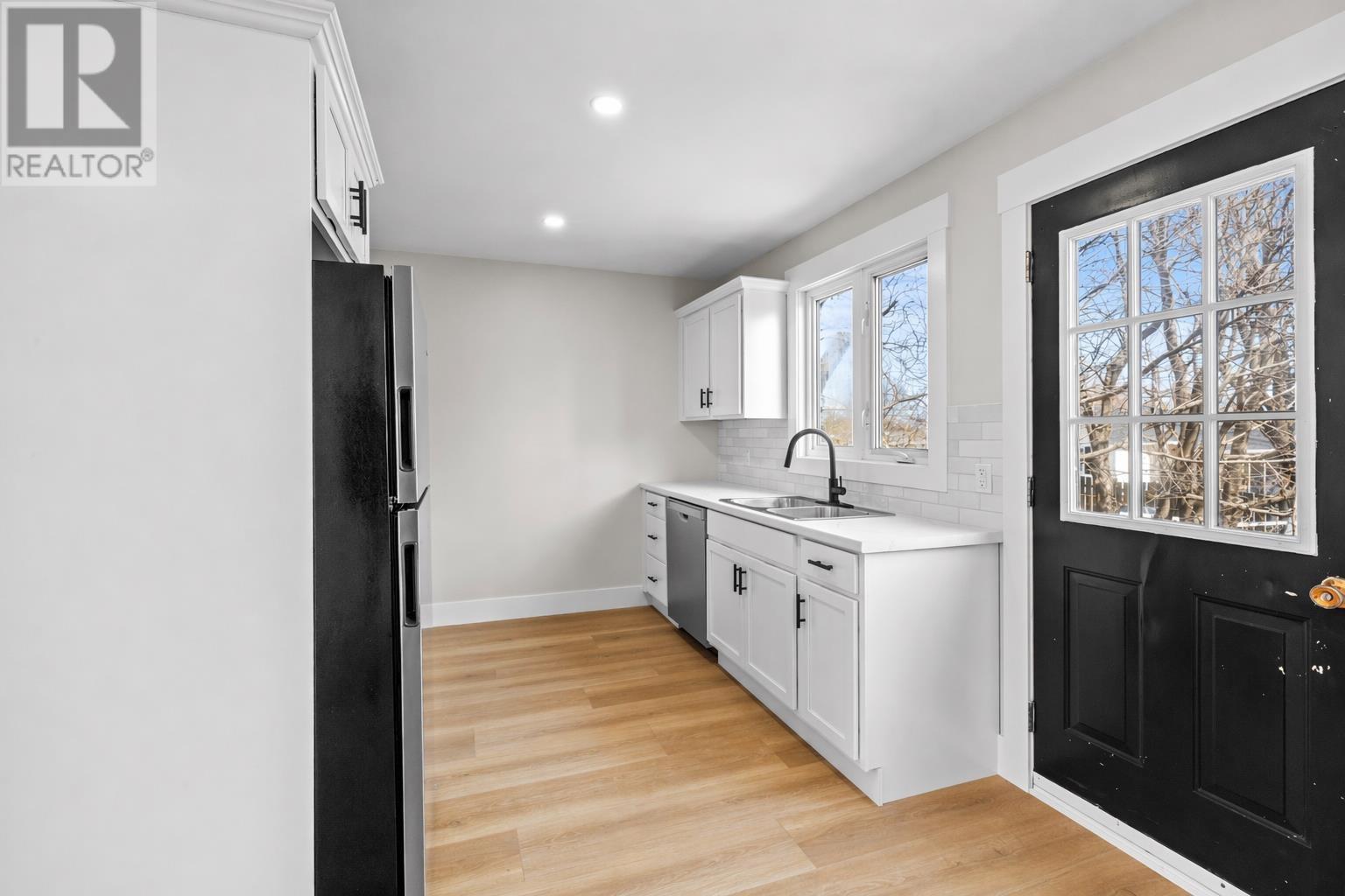 #C 176 ST. PETER'S ROAD - 10