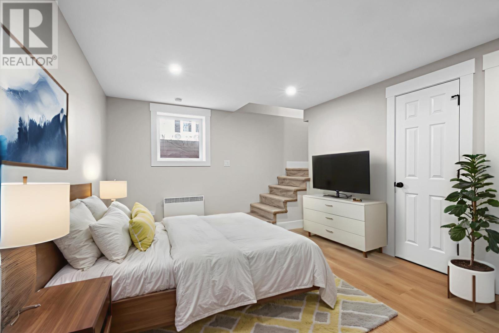 #C 176 ST. PETER'S ROAD - 25