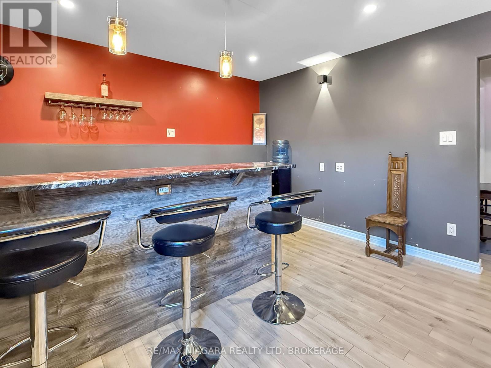 865 CANADA DRIVE - 26