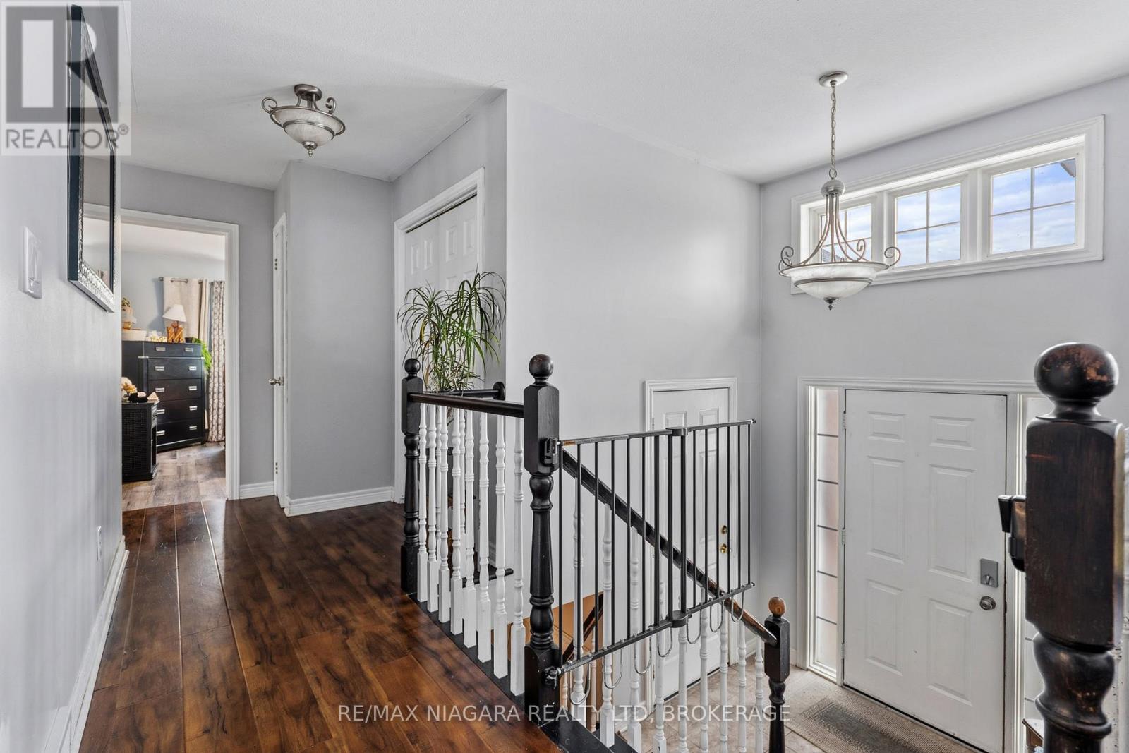 865 CANADA DRIVE - 20