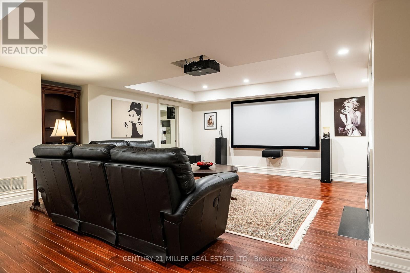 2096 LAKESHORE ROAD E - 36