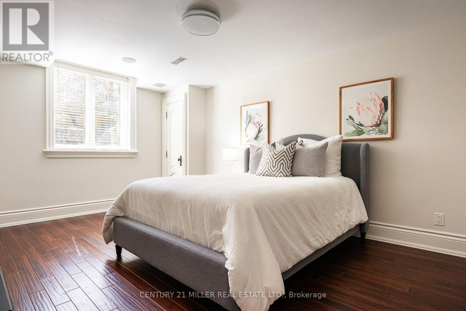 2096 LAKESHORE ROAD E - 38