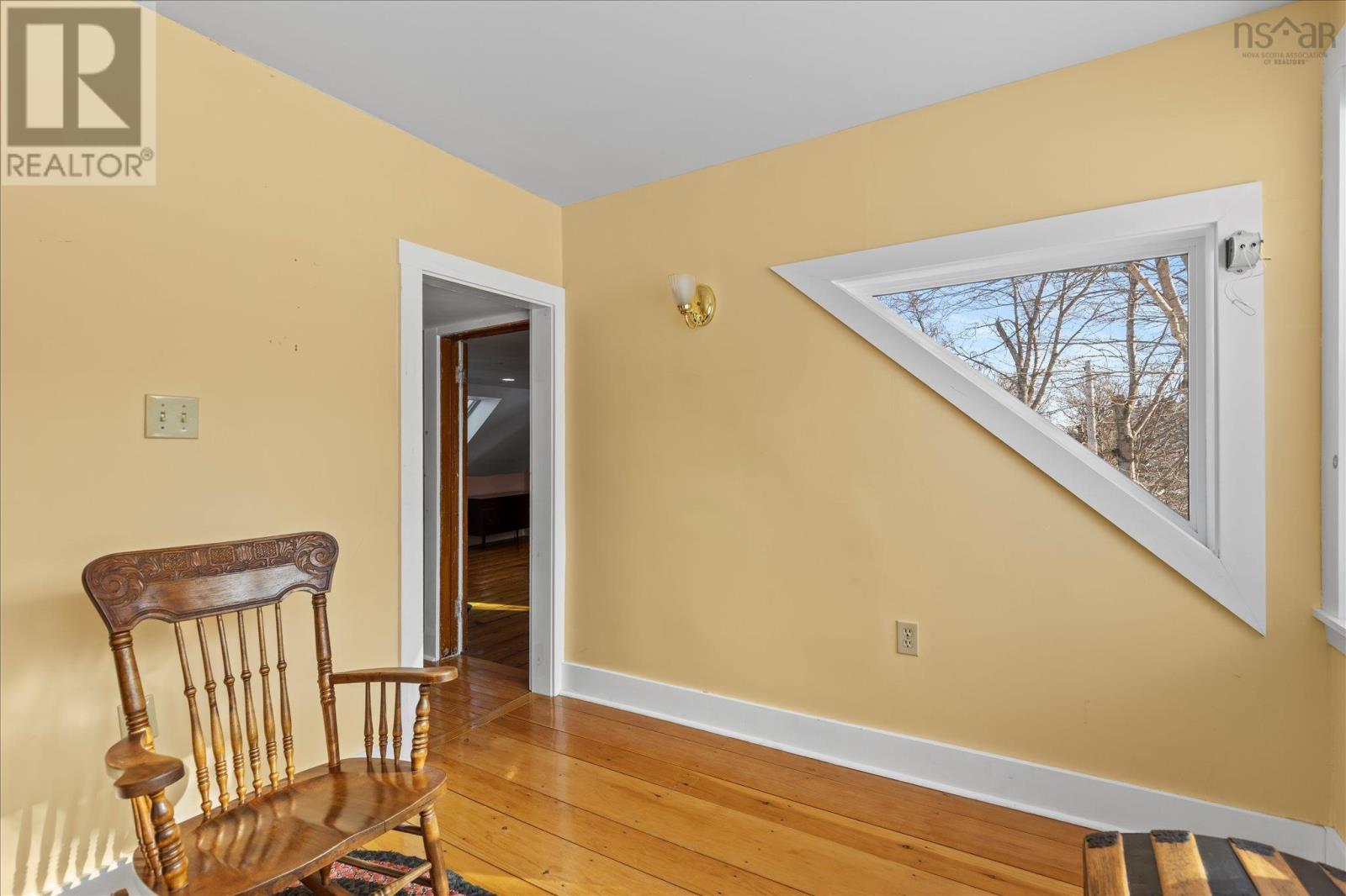 Property 32 of 48 of 406 Kingsburg Road